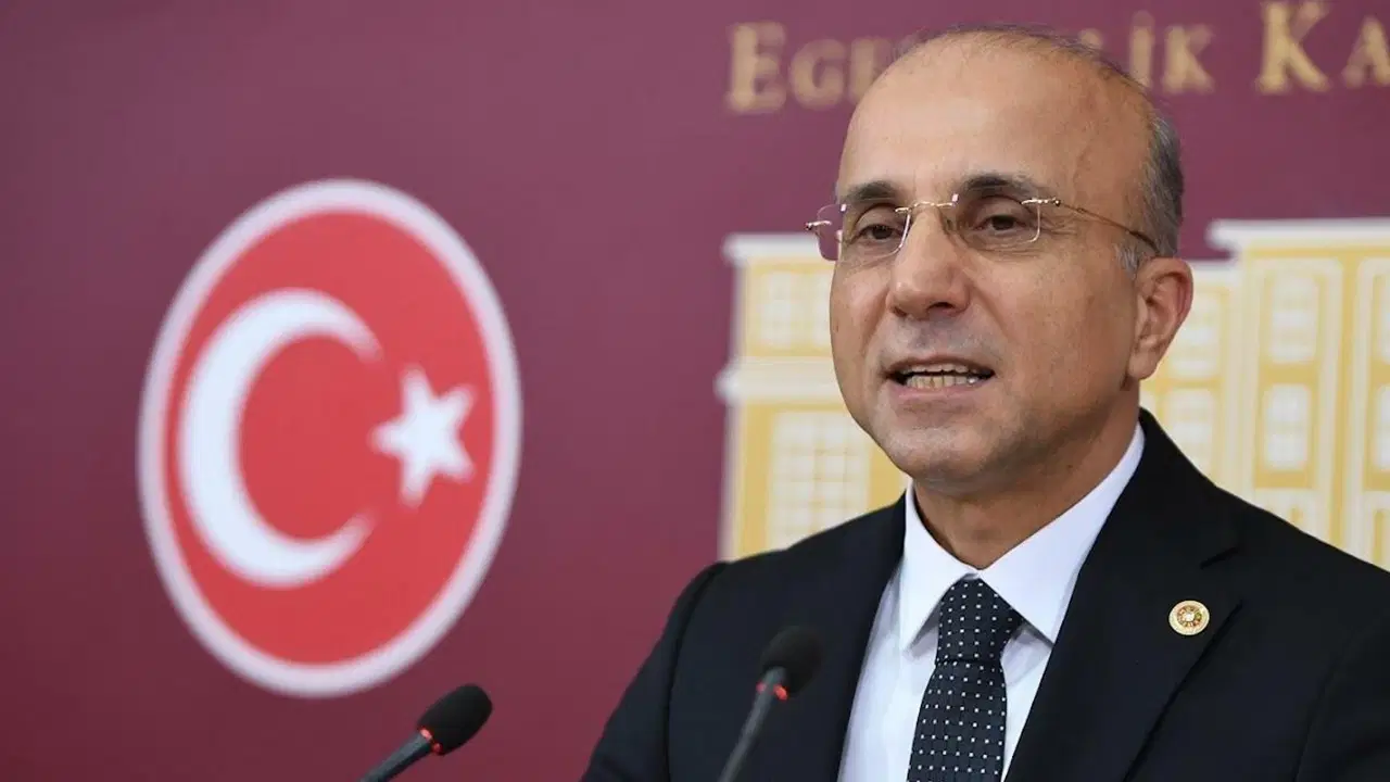 YENİ Partili Genç: ‘Eksik hakkın tam hak gibi sunulmasına ortak olamayız’